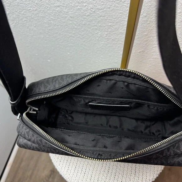 Michael kors Cooper Black Flat Camera Crossbody Bag - Picture 7 of 13